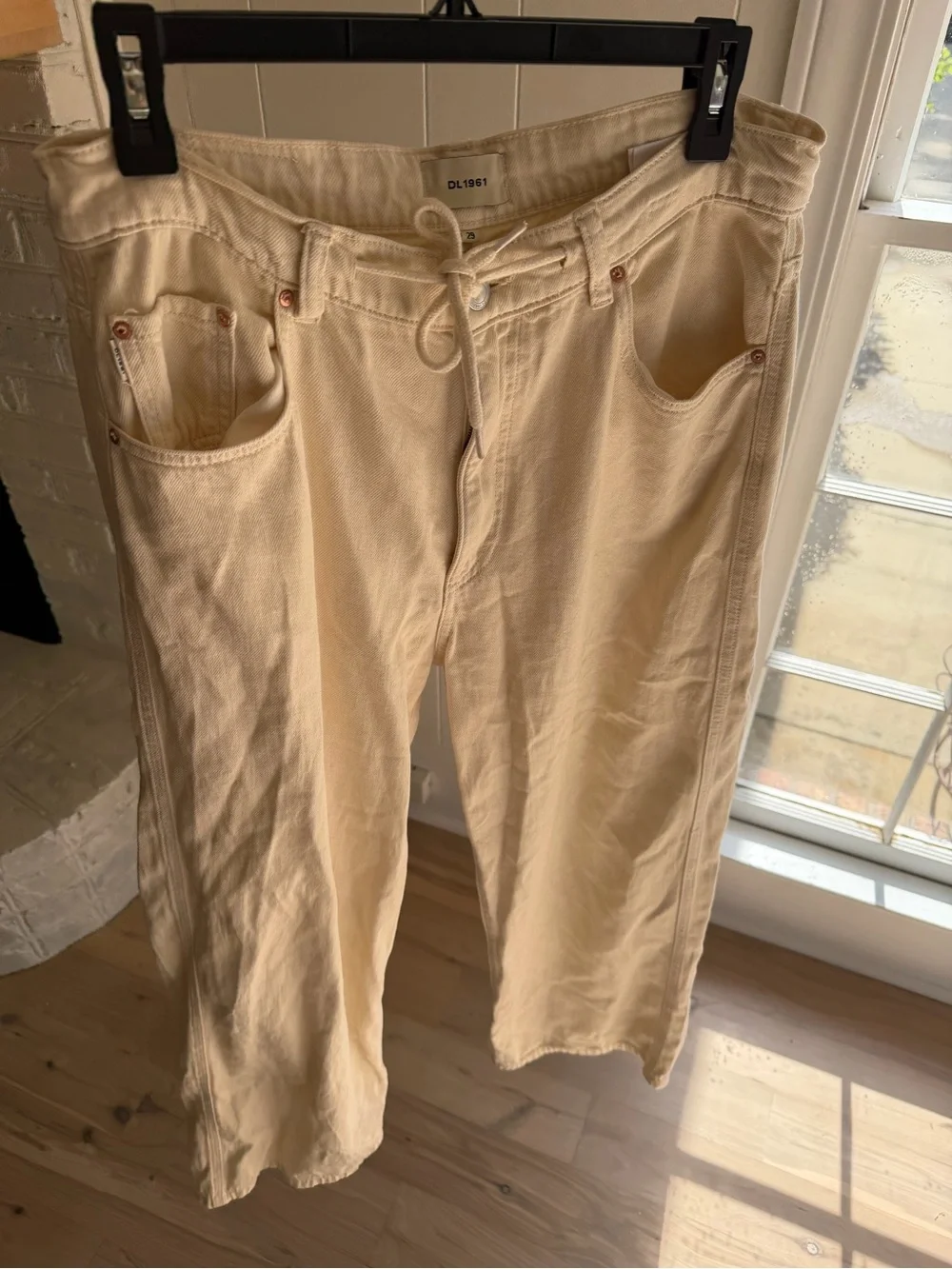 DL1961 Taylor Aura Relaxed Barrel Ultra High Rise Drawstring cream size 29